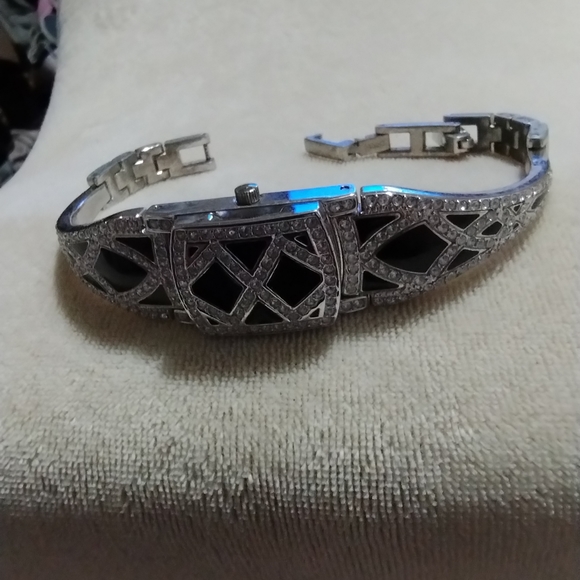 VTG Annie Klein Bangal Style Watch Never Worn, Black W/ Criss Cross Clear Stones - Picture 2 of 8